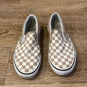 Tan and white checkered vans size